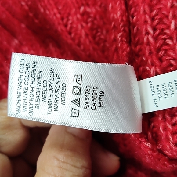 Maurices women's red long  sleeve sweater Size: L - Picture 8 of 8